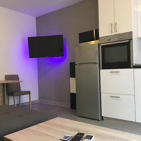 Apartment To Rent พูลา ภายนอก รูปภาพ