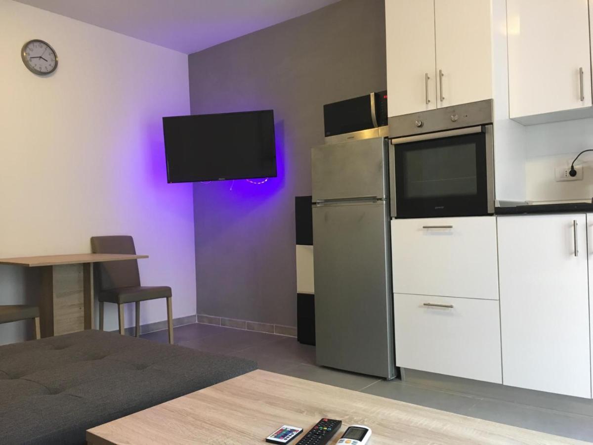 Apartment To Rent พูลา ภายนอก รูปภาพ