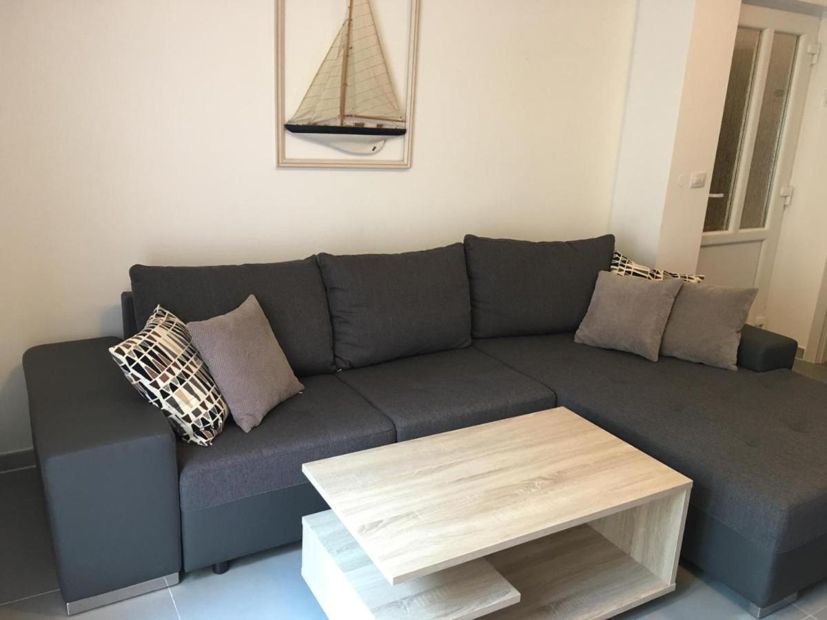 Apartment To Rent พูลา ภายนอก รูปภาพ