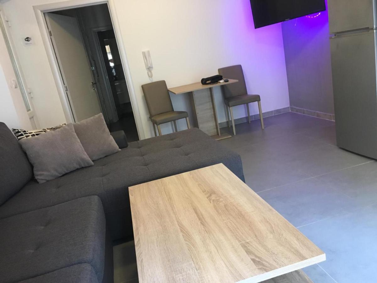 Apartment To Rent พูลา ภายนอก รูปภาพ